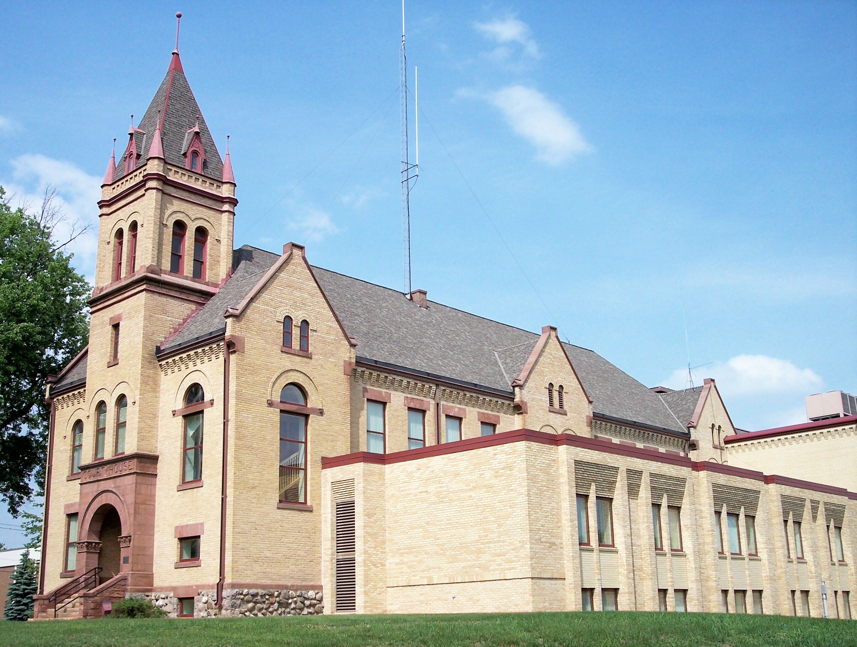 Kanabec County Courthouse.jpeg